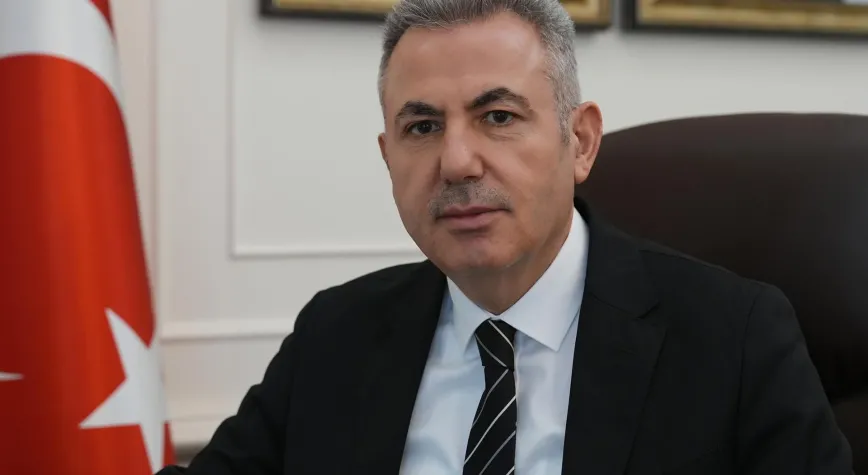 İzmir Valisi Elban'dan AA Yılın Kareleri Oylamasına Duygusal Katılım: Gazze Fotoğrafı Yürekleri Dağladı!