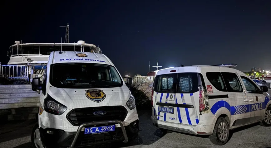İzmir'de Denizde Erkek Cesedi Şoku! İşte Detaylar