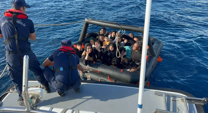 İzmir'de Göçmen Operasyonu: 75 Kurtarıldı, 73 Yakalandı!