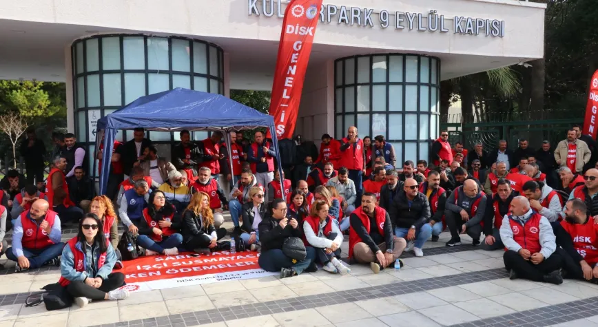 İzmir'de İşçilerden Sosyal Hak Eylemi: Belediye ve İşçiler Karşı Karşıya!