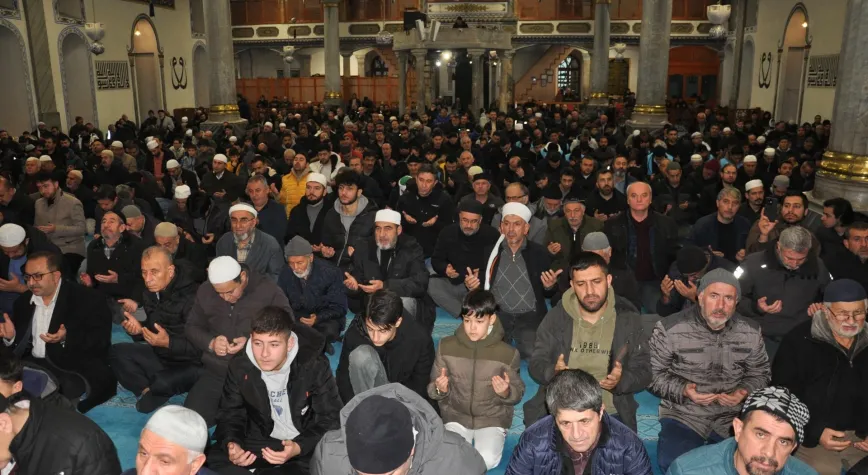 Kütahya Tek Yürek: Gazze ve Doğu Türkistan İçin Sabah Namazında Duygusal Buluşma!