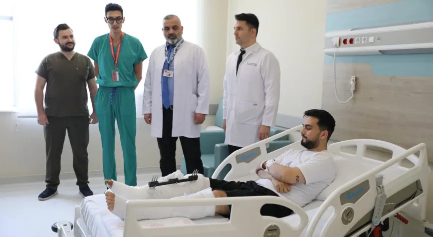 Kütahya'da Umut Veren Operasyon: Kırık Bacak Mikrocerrahiyle İyileşti!