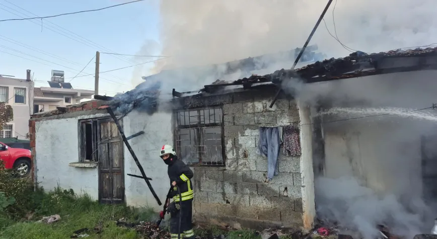 Muğla Fethiye'de Dehşet Anları: Müstakil Ev Yangınında Bir Kişi Dumandan Etkilendi!