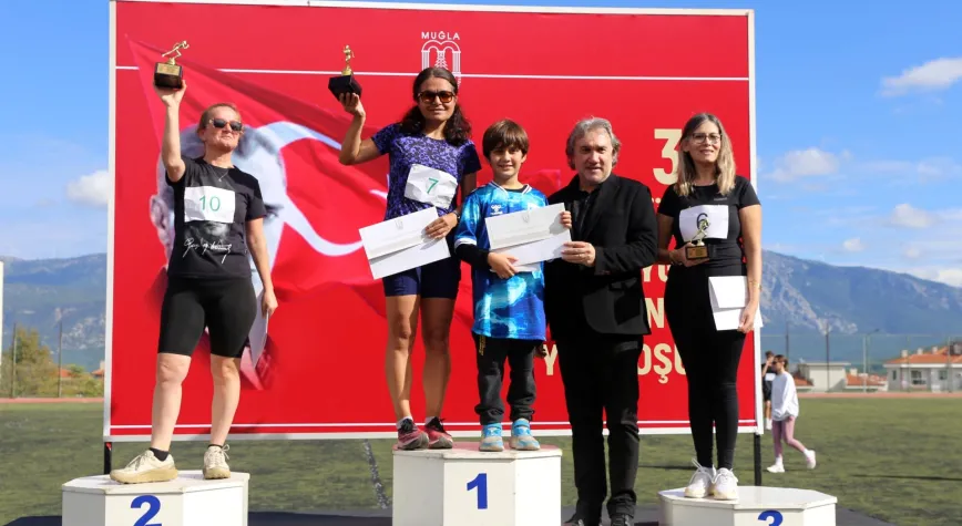 Muğla'da Atatürk'e Saygı Koşusu: Gençler Ata'yı Anmak İçin Koştu!
