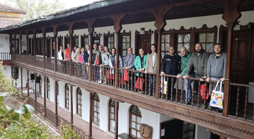 Muğla'da Erasmus Misafirleri Ebru Sanatıyla Büyülendi!