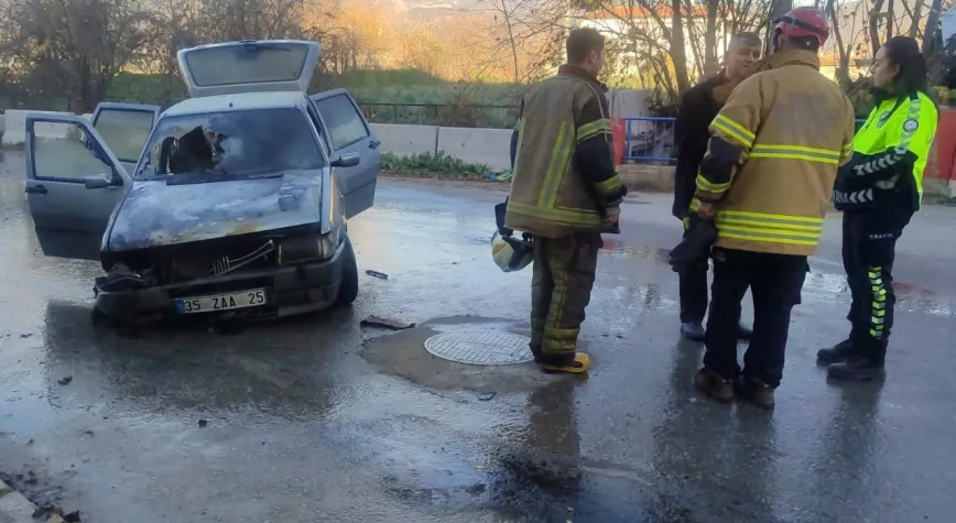 Ödemiş'te Panik Anları: Park Halindeki Otomobil Alevlere Teslim Oldu!